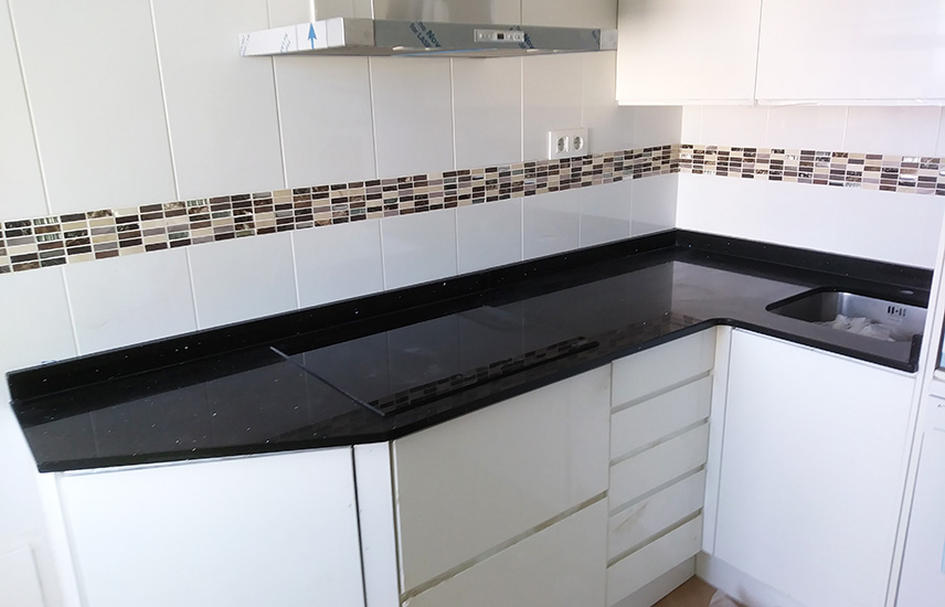 Encimera de cocina Silestone Negro Stellar